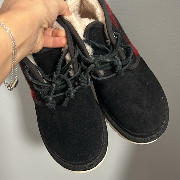 UGG Neumel Plaid Black Suede Boots with Leather Lace Fleece Lining size  US 5 - Picture 6 of 16